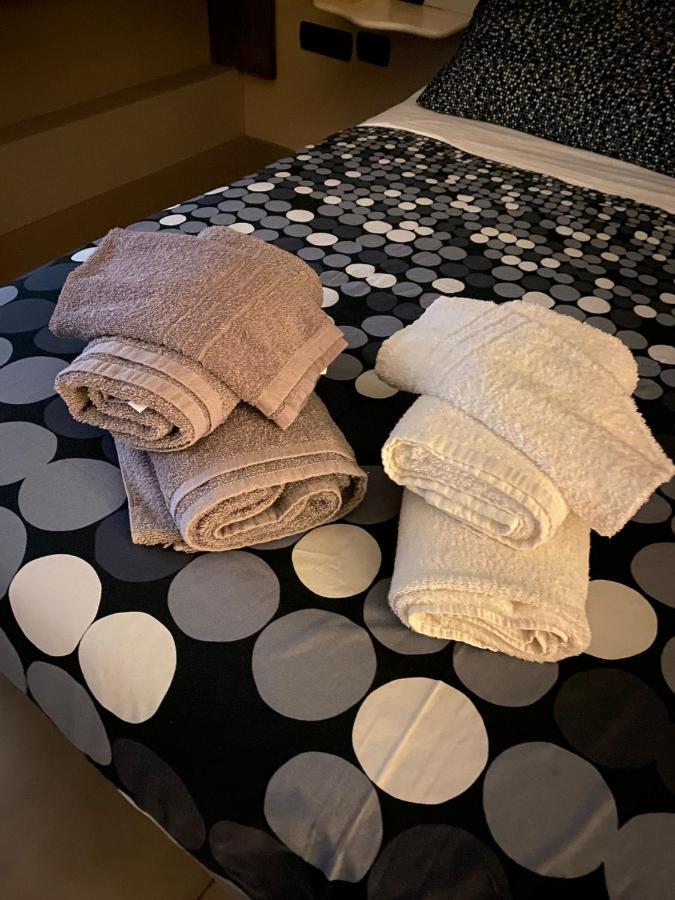 Two Sisters Suites Napoli Eksteriør billede
