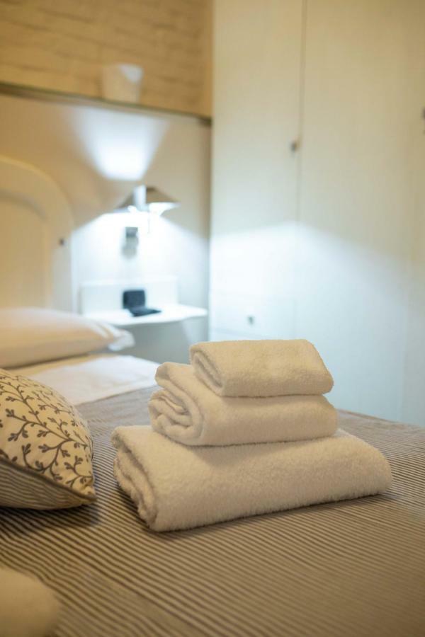Two Sisters Suites Napoli Eksteriør billede